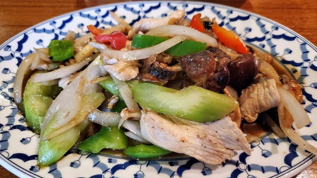 Thai Ginger | restaurant | 4512 Klahanie Dr SE, Sammamish, WA 98029, USA | 4253698233 OR +1 425-369-8233