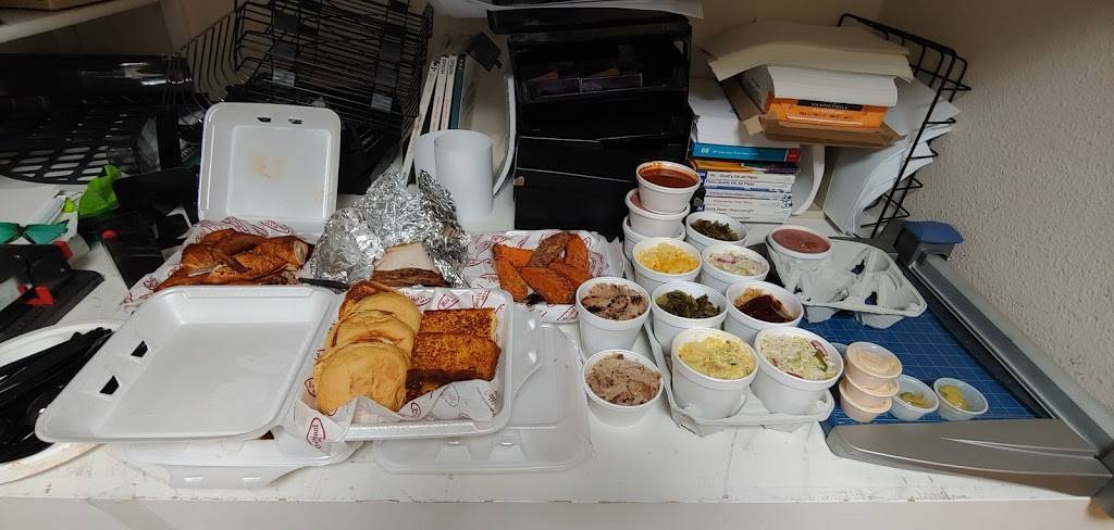 Moes Original BBQ - Vail | restaurant | 616 W Lionshead Cir, Vail, CO 81657, USA | 9704797888 OR +1 970-479-7888