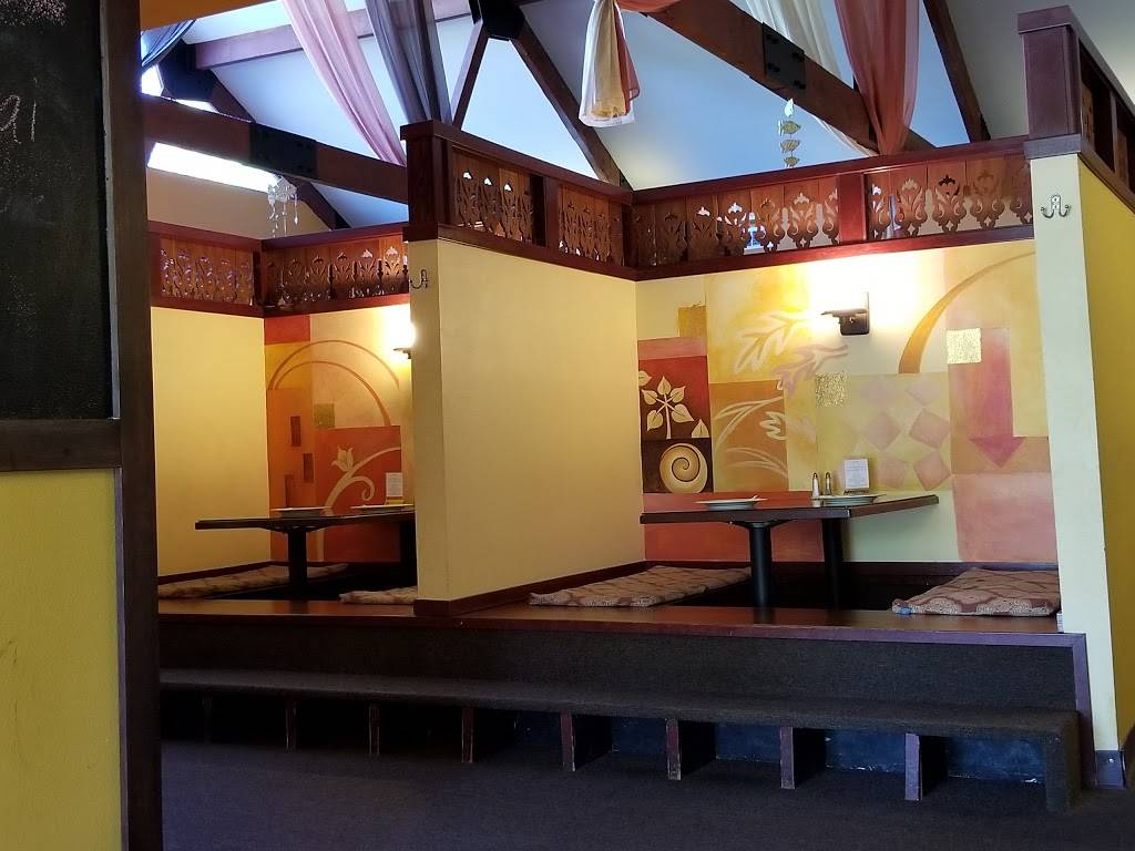 Bahn Thai restaurant | restaurant | 9811 Mickelberry Rd NW, Silverdale, WA 98383, USA | 3606921605 OR +1 360-692-1605