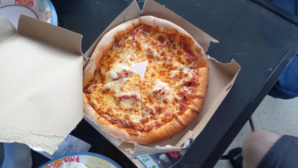 Restaurant Danis Pizzeria | restaurant | 7669 Rue Centrale, LaSalle, QC H8P 1L4, Canada | 5143632470 OR +1 514-363-2470