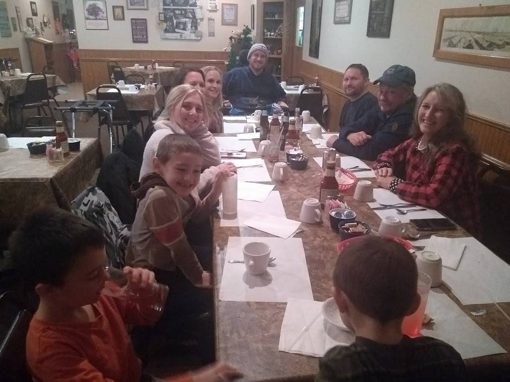 Village Inn | restaurant | 251 Depot St, Footville, WI 53537, USA | 6088766511 OR +1 608-876-6511