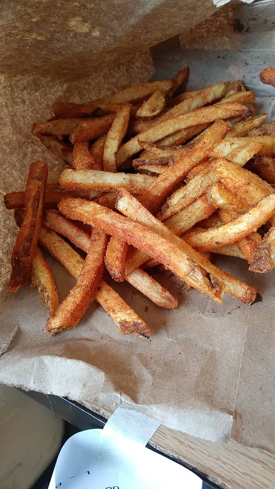 Five Guys | meal takeaway | 980 Paradise Rd, Swampscott, MA 01907, USA | 7815951300 OR +1 781-595-1300