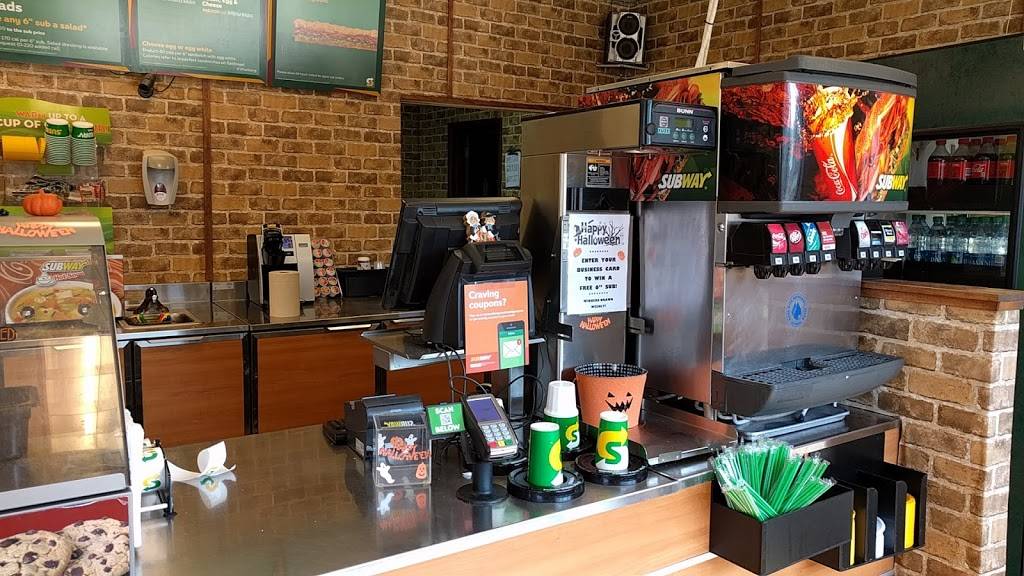 Subway | restaurant | 2144 Broadview Rd, Cleveland, OH 44109, USA | 2163517282 OR +1 216-351-7282