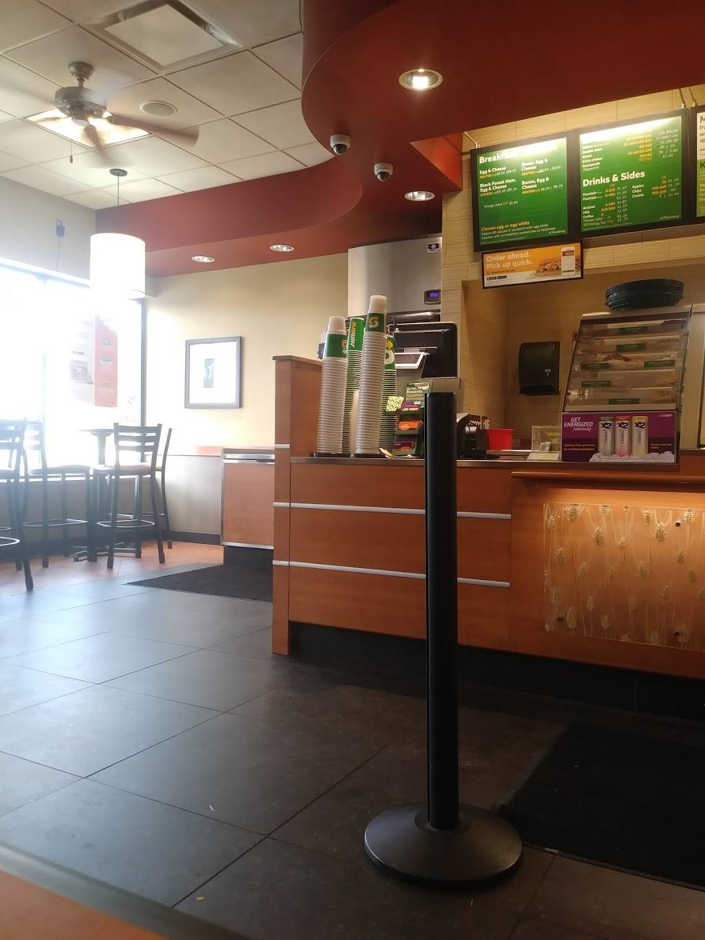 Subway | restaurant | 34 W 9 Mile Rd, Hazel Park, MI 48030, USA | 2483985156 OR +1 248-398-5156