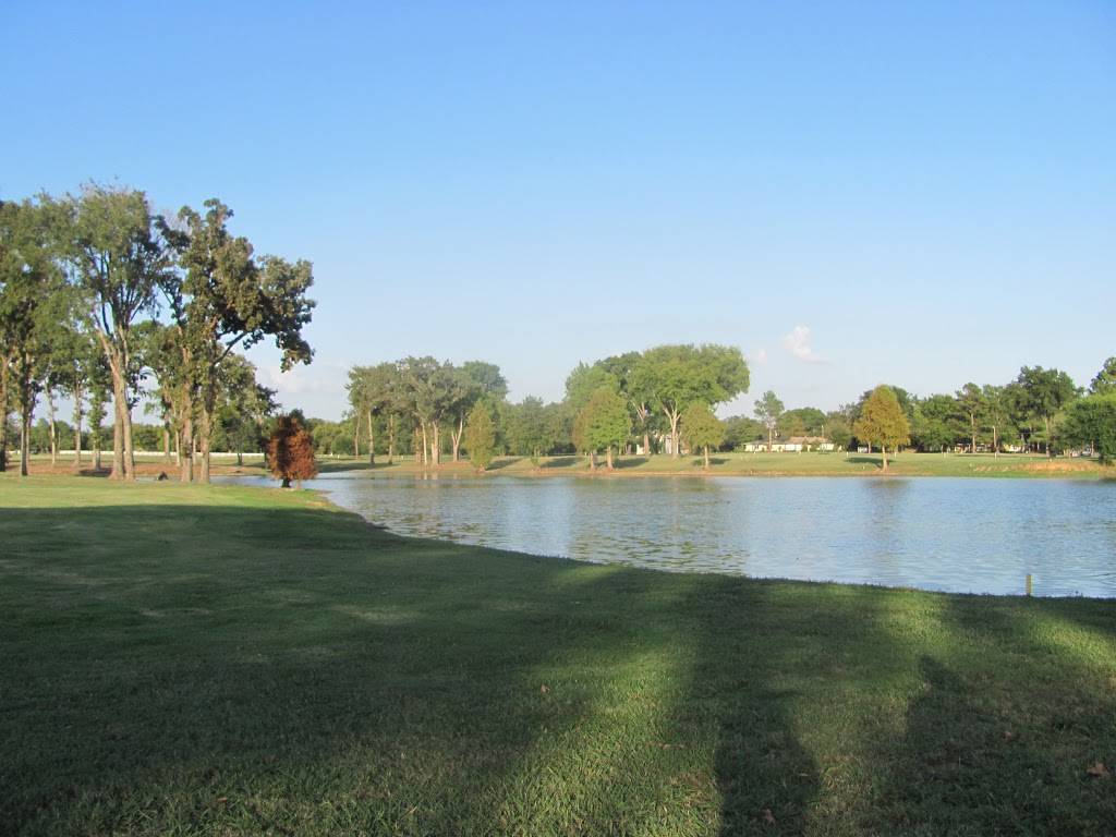 Van Zandt Country Club | restaurant | 17960 I-20 Frontage Rd, Canton, TX 75103, USA | 9035674884 OR +1 903-567-4884