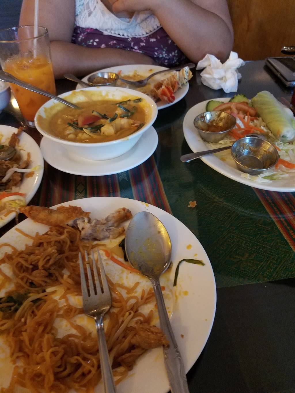 Thai Village | restaurant | 1277 Kaahumanu St #98, Aiea, HI 96701, USA | 8084881288 OR +1 808-488-1288