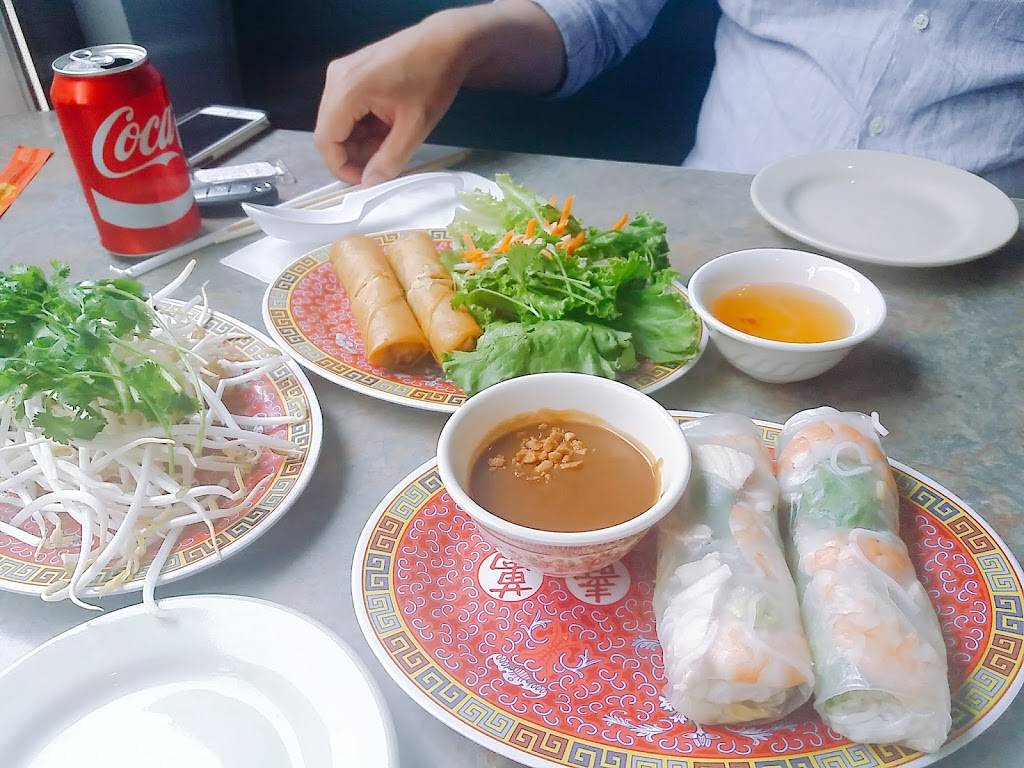 Pho LLC | restaurant | 350 Albert St, East Lansing, MI 48823, USA | 5175744919 OR +1 517-574-4919