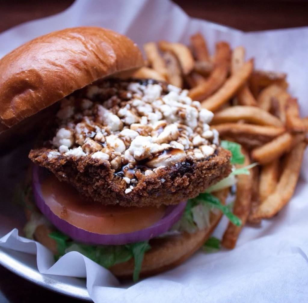 Green Door Public House | restaurant | 600 S Harwood St, Dallas, TX 75201, USA | 2147490240 OR +1 214-749-0240