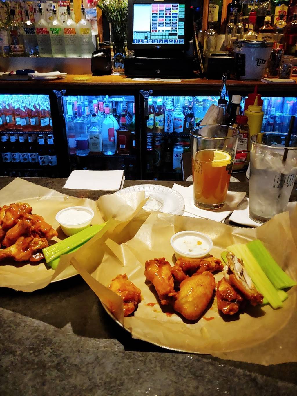 Bougeys Bar & Grill | restaurant | 16760 W Greenfield Ave, Brookfield, WI 53005, USA | 2627844092 OR +1 262-784-4092