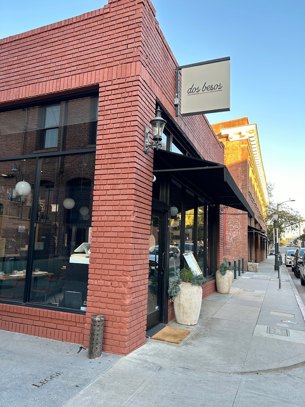 dos besos | restaurant | 99 Union St, Pasadena, CA 91103, USA | 6266963741 OR +1 626-696-3741