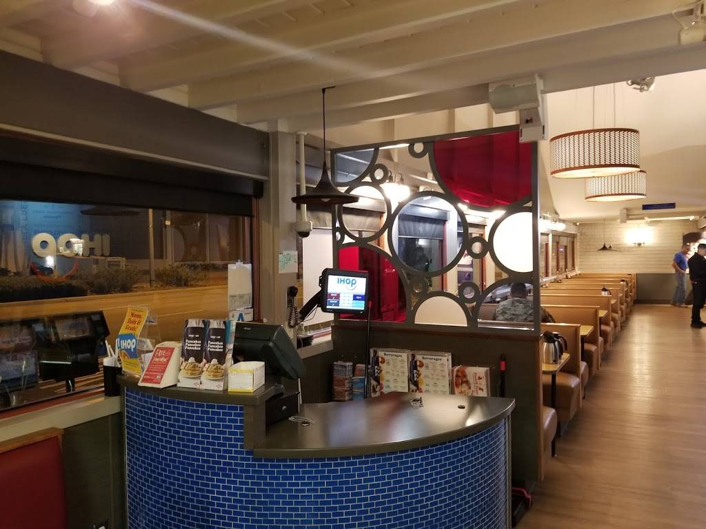 IHOP | restaurant | 755 North Pacific Coast Highway, El Segundo, CA 90245, USA | 3102278300 OR +1 310-227-8300