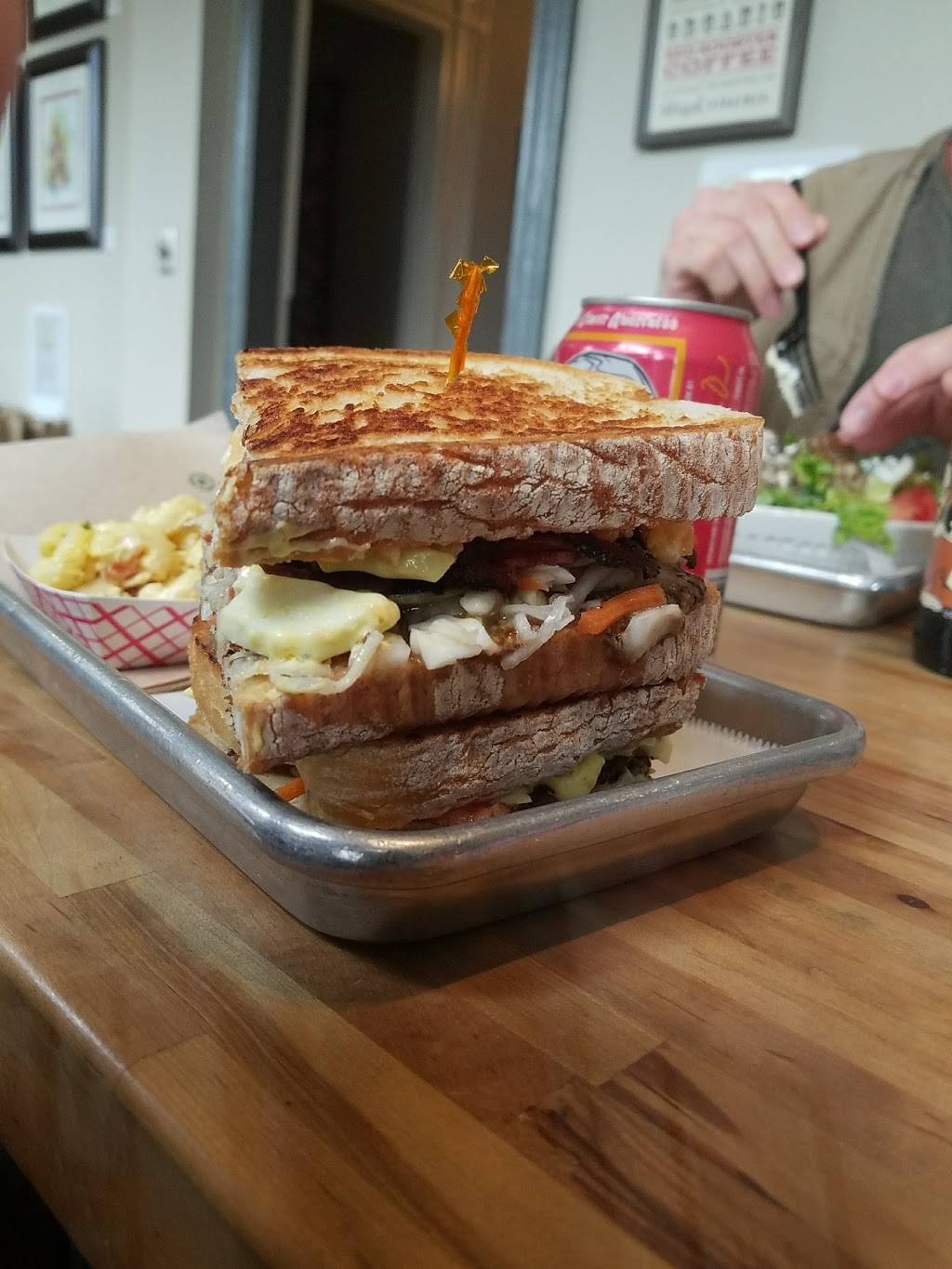 Town Kitchen & Provisions | restaurant | 309 N Bridge St, Bedford, VA 24523, USA | 5405860321 OR +1 540-586-0321