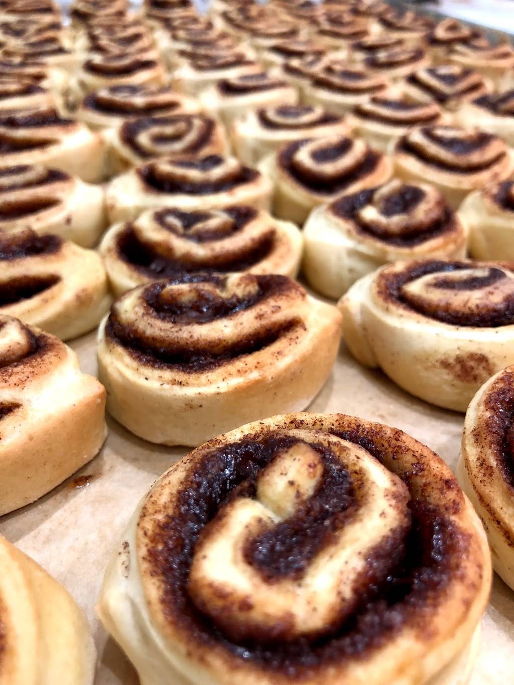 Cinnabon | restaurant | 120 Crossgates Mall Rd Suite 1, Albany, NY 12203, USA | 5182500996 OR +1 518-250-0996