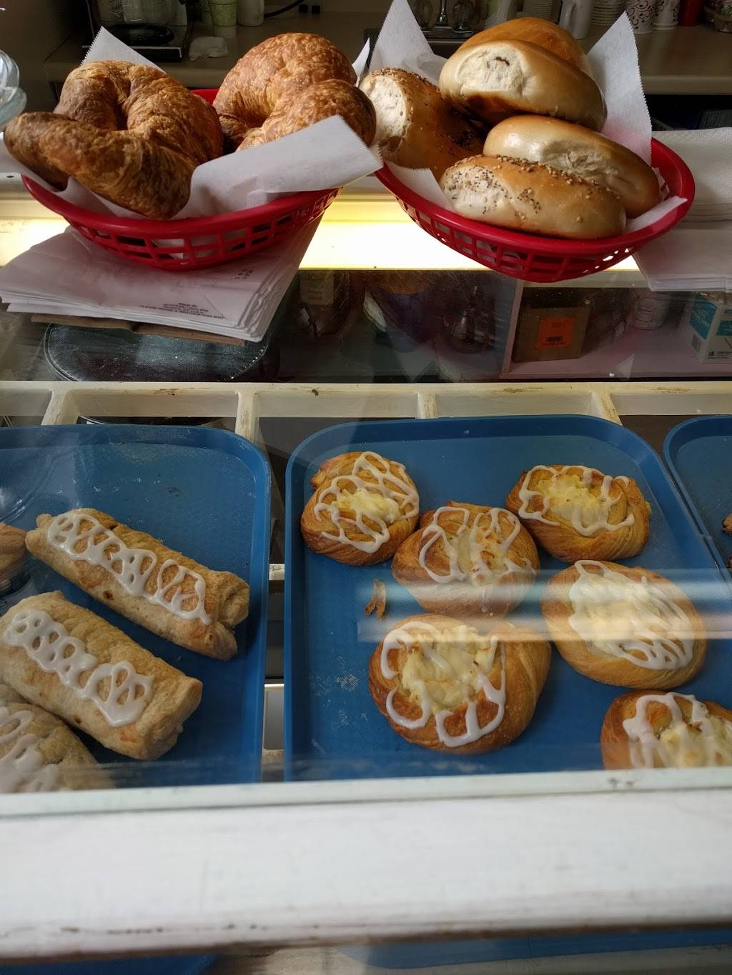 Schoolhouse Bakery, Cafe & Pastries | bakery | 21 River Rd. RT 131, Tenants Harbor, ME 04860, USA | 2073729608 OR +1 207-372-9608