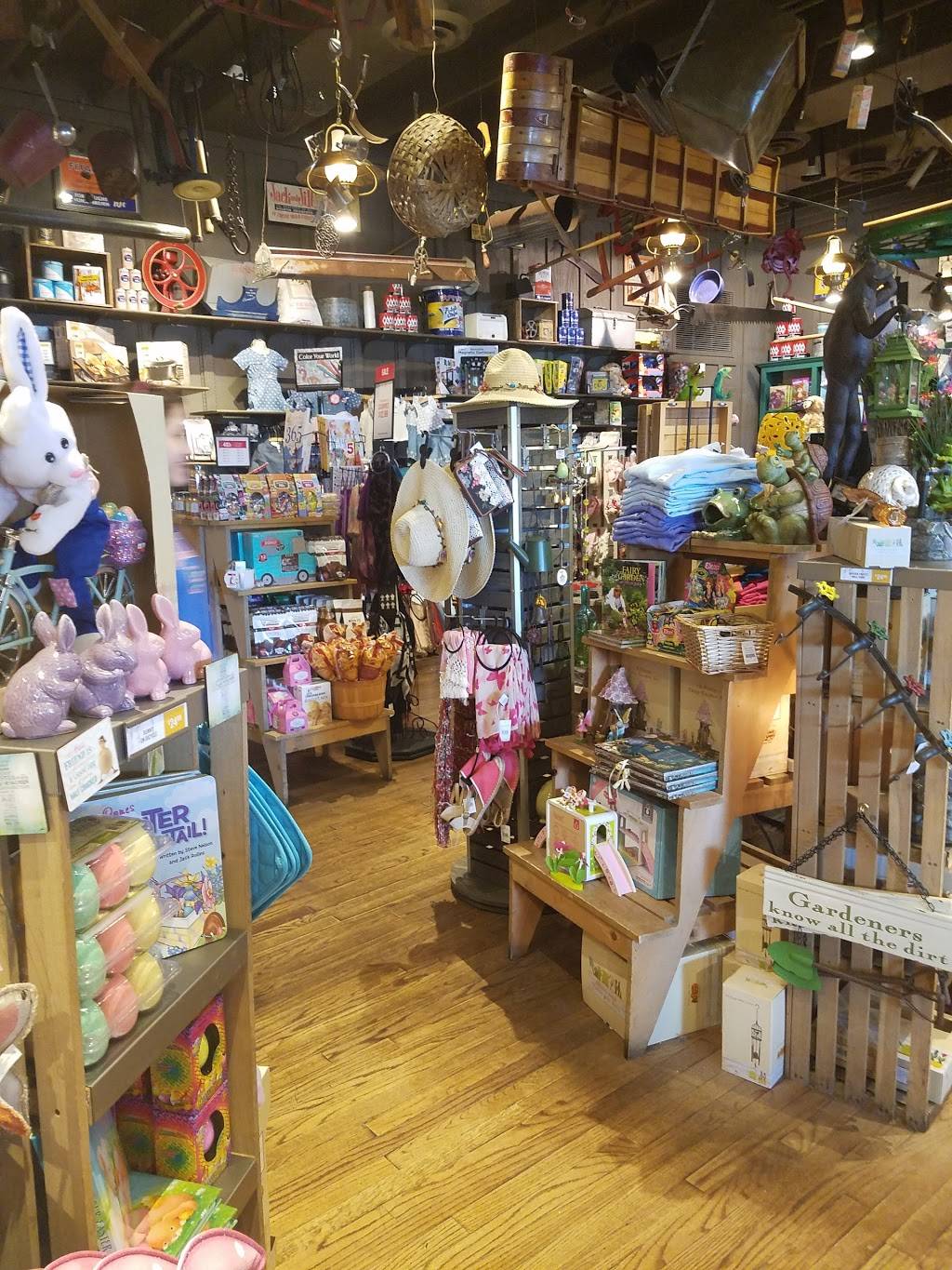 Cracker Barrel Old Country Store | restaurant | 345 Lewis Dr, Morgantown, WV 26501, USA | 3045985651 OR +1 304-598-5651