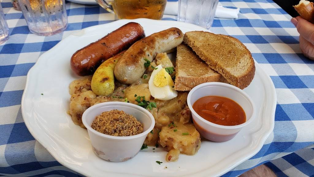 Black Forest Inn | restaurant | 1 E 26th St, Minneapolis, MN 55404, USA | 6128720812 OR +1 612-872-0812