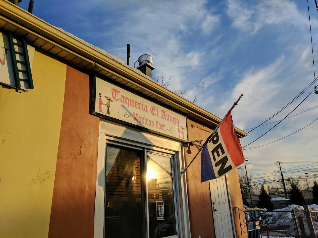 Taqueria El Amigo | restaurant | 196 Willow St, Waltham, MA 02453, USA | 7816427410 OR +1 781-642-7410