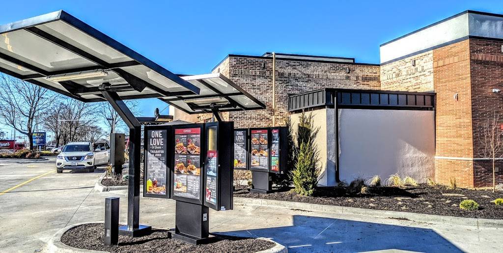 Raising Canes Chicken Fingers | meal takeaway | 12056 W 95th St, Lenexa, KS 66215, USA | 9132270481 OR +1 913-227-0481