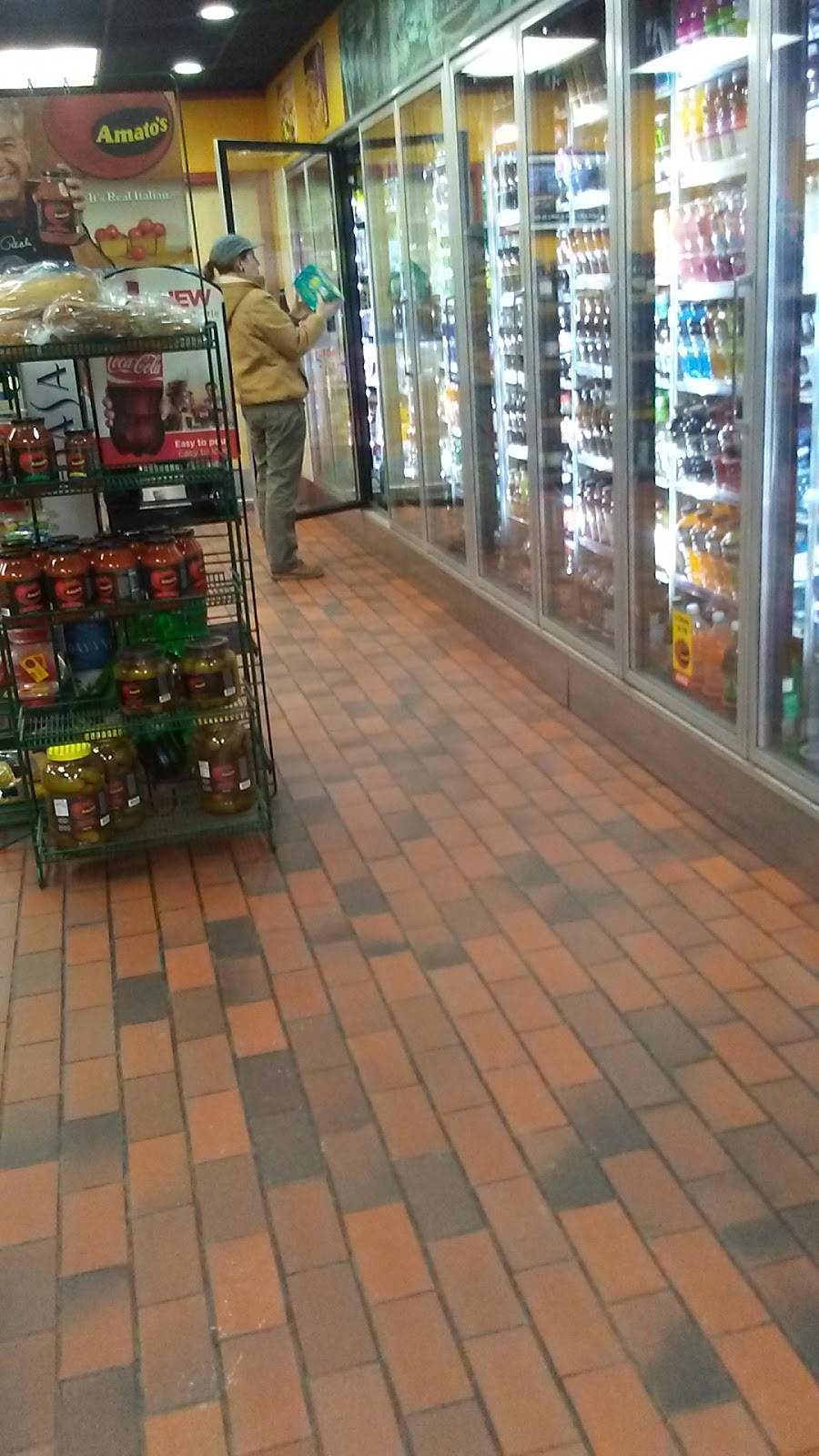 Amatos | restaurant | 1108 Broadway, South Portland, ME 04106, USA | 2077675916 OR +1 207-767-5916