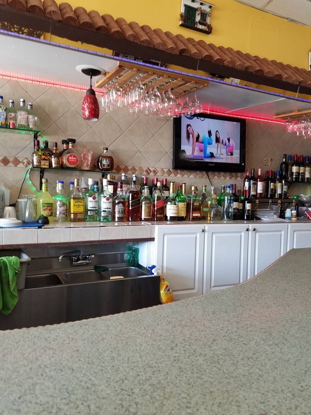 Aires De Colombia | restaurant | 64 West Post Road, White Plains, NY 10606, USA | 9142859717 OR +1 914-285-9717