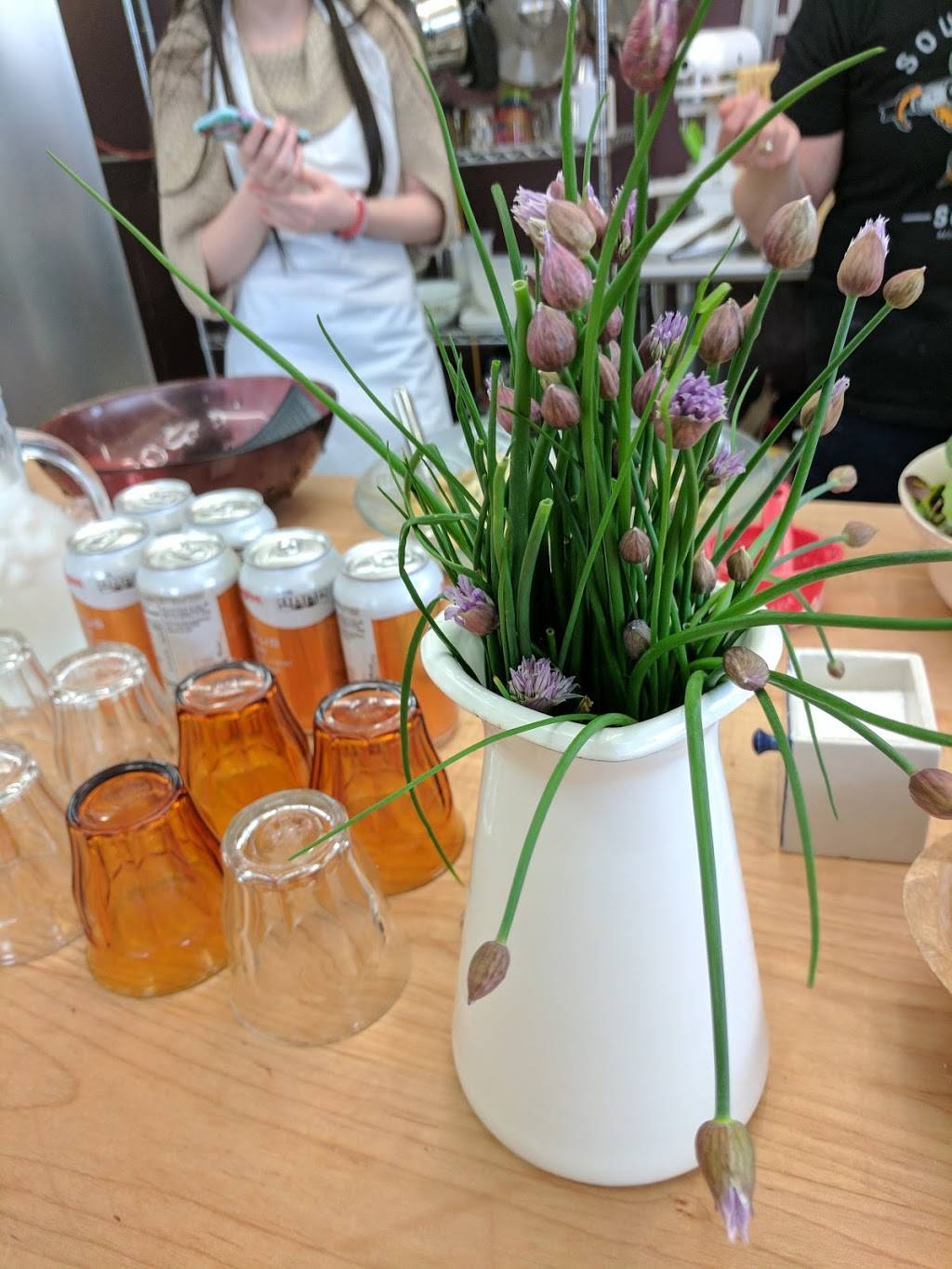 D & J Cafe | cafe | 915 W Laurel St, Springfield, IL 62704, USA | 2177531708 OR +1 217-753-1708