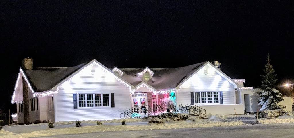 Ives Hill Country Club | restaurant | 465 W Flower Ave, Watertown, NY 13601, USA | 3157754837 OR +1 315-775-4837