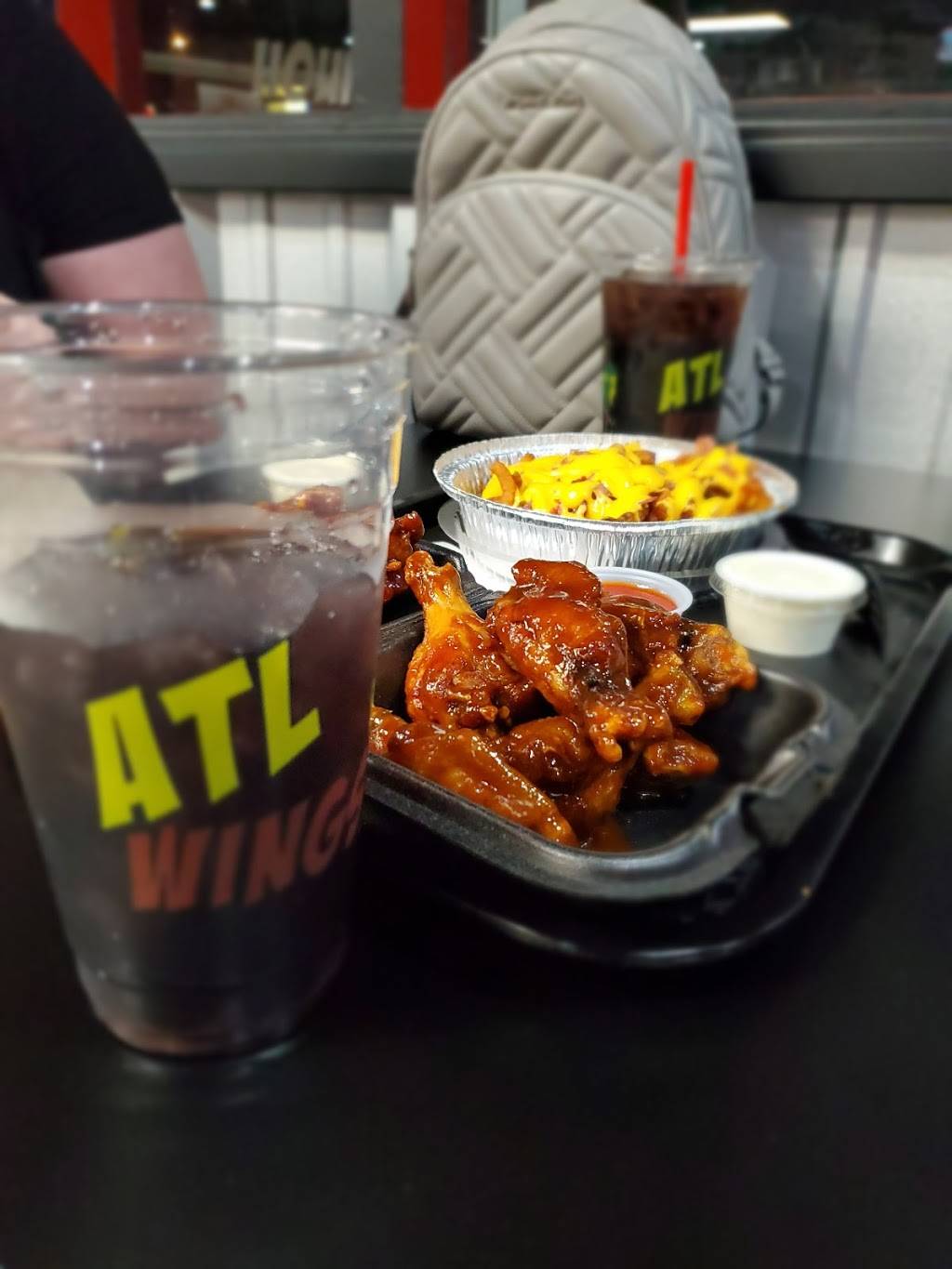 ATL Wings | restaurant | 3541 W Thunderbird Rd, Phoenix, AZ 85053, USA | 6026750700 OR +1 602-675-0700