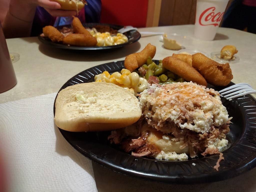 BBQ House | restaurant | 5227, 5002 E Oak Island Dr, Oak Island, NC 28465, USA | 9102011001 OR +1 910-201-1001