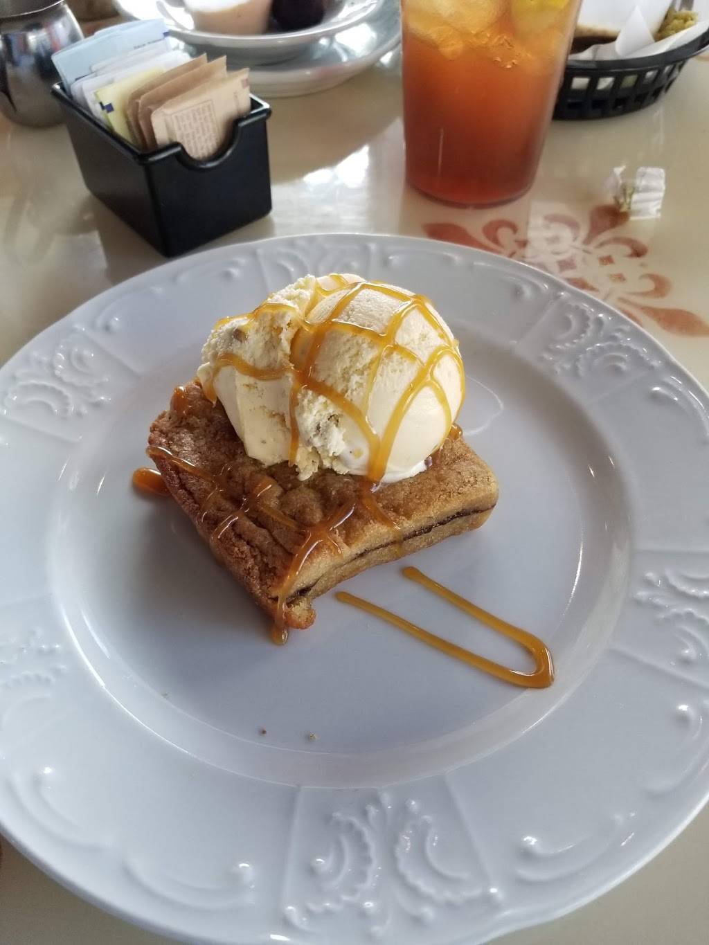 Lolas | restaurant | 1220 N Town Center Dr, Las Vegas, NV 89144, USA | 7028715652 OR +1 702-871-5652