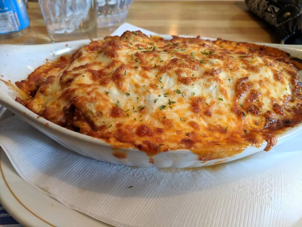 Restaurant Bar Royal | restaurant | 490 14e Ave, La Guadeloupe, QC G0M 1G0, Canada | 4184593436 OR +1 418-459-3436