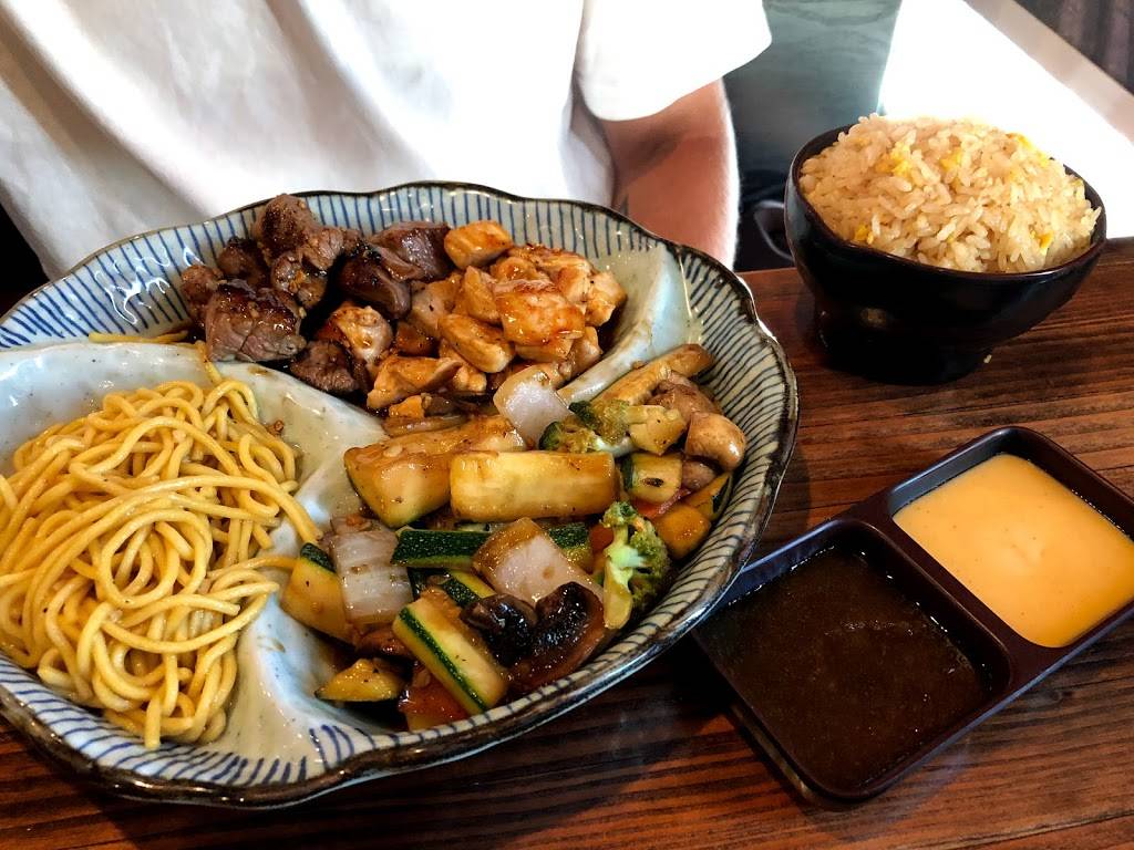 Sakana Hibachi Sushi and Bar | restaurant | 275 New State Hwy, Raynham, MA 02767, USA | 5088808660 OR +1 508-880-8660