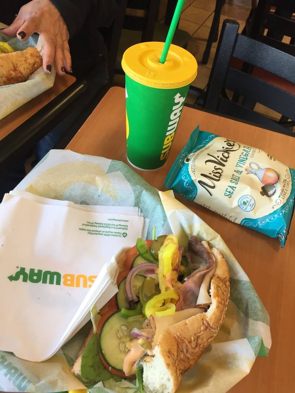Subway | restaurant | 1941 N Rose Ave #600, Oxnard, CA 93030, USA | 8059810635 OR +1 805-981-0635
