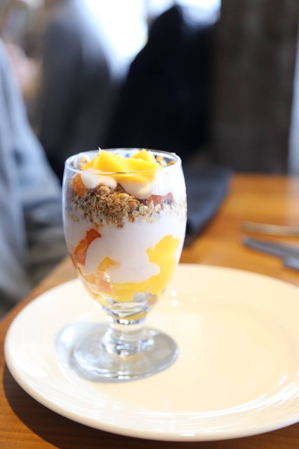 Vizcaino Waterfront Food + Drink | cafe | 2600 Sand Dunes Dr, Monterey, CA 93940, USA | 8318994544 OR +1 831-899-4544