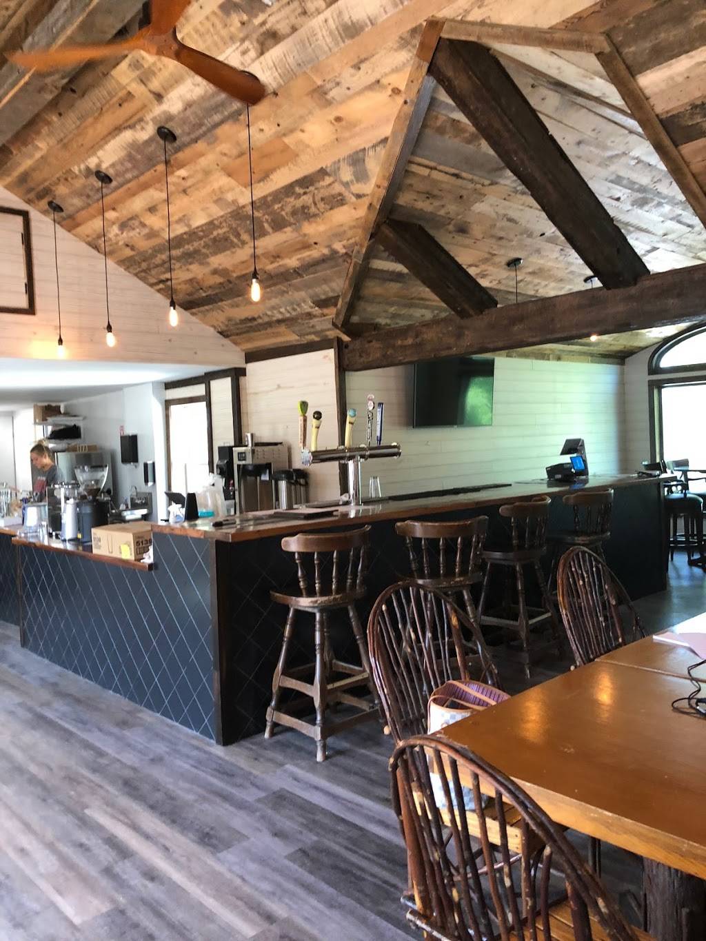 The Lobby Craft Eatery | restaurant | 3530 E Lake Rd, Canandaigua, NY 14424, USA | 5853945656 OR +1 585-394-5656