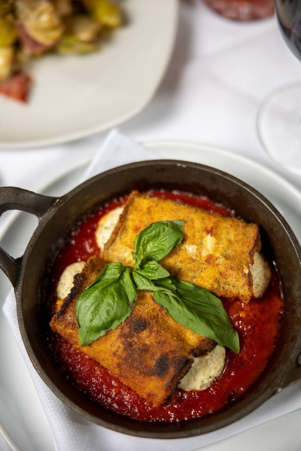 Daniellas Ristorante | restaurant | 41 Cross St, Peabody, MA 01960, USA | 9788712942 OR +1 978-871-2942