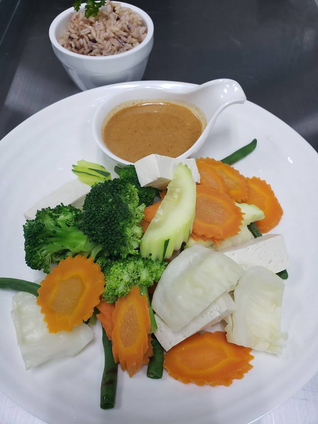 Nana Thai Eatery - Woodstock | restaurant | 2360 Towne Lake Pkwy #110, Woodstock, GA 30189, USA | 7704856008 OR +1 770-485-6008