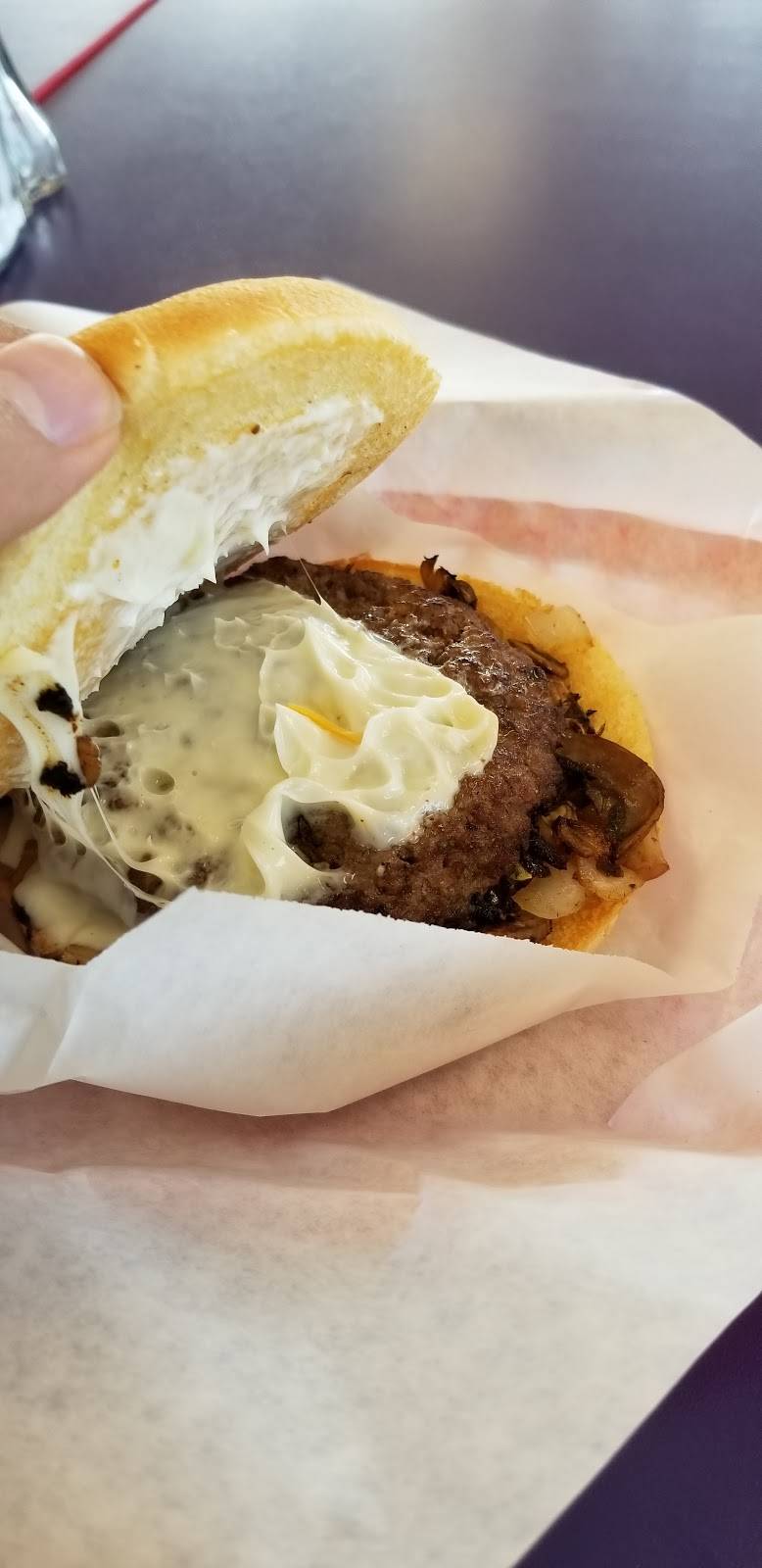 Burger Basket & Grill | restaurant | 2515 W Division St, Arlington, TX 76012, USA | 8173037171 OR +1 817-303-7171