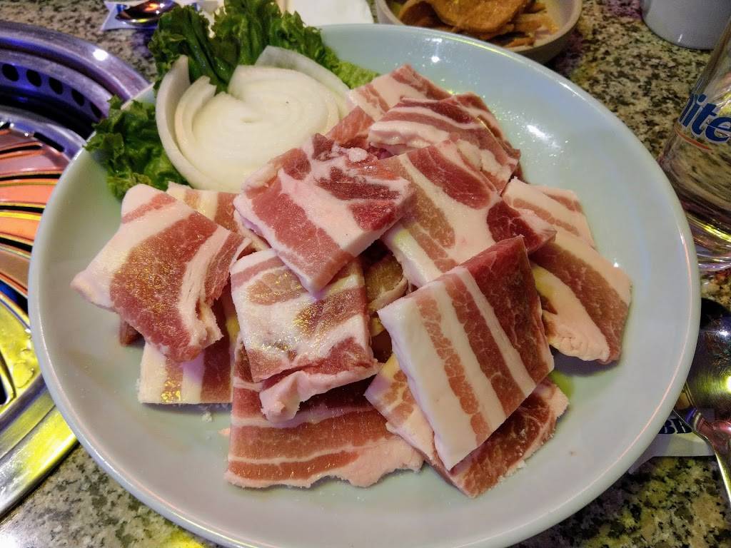 Star BBQ | restaurant | 1209 Savoy Plaza Ln, Savoy, IL 61874, USA | 2173567777 OR +1 217-356-7777