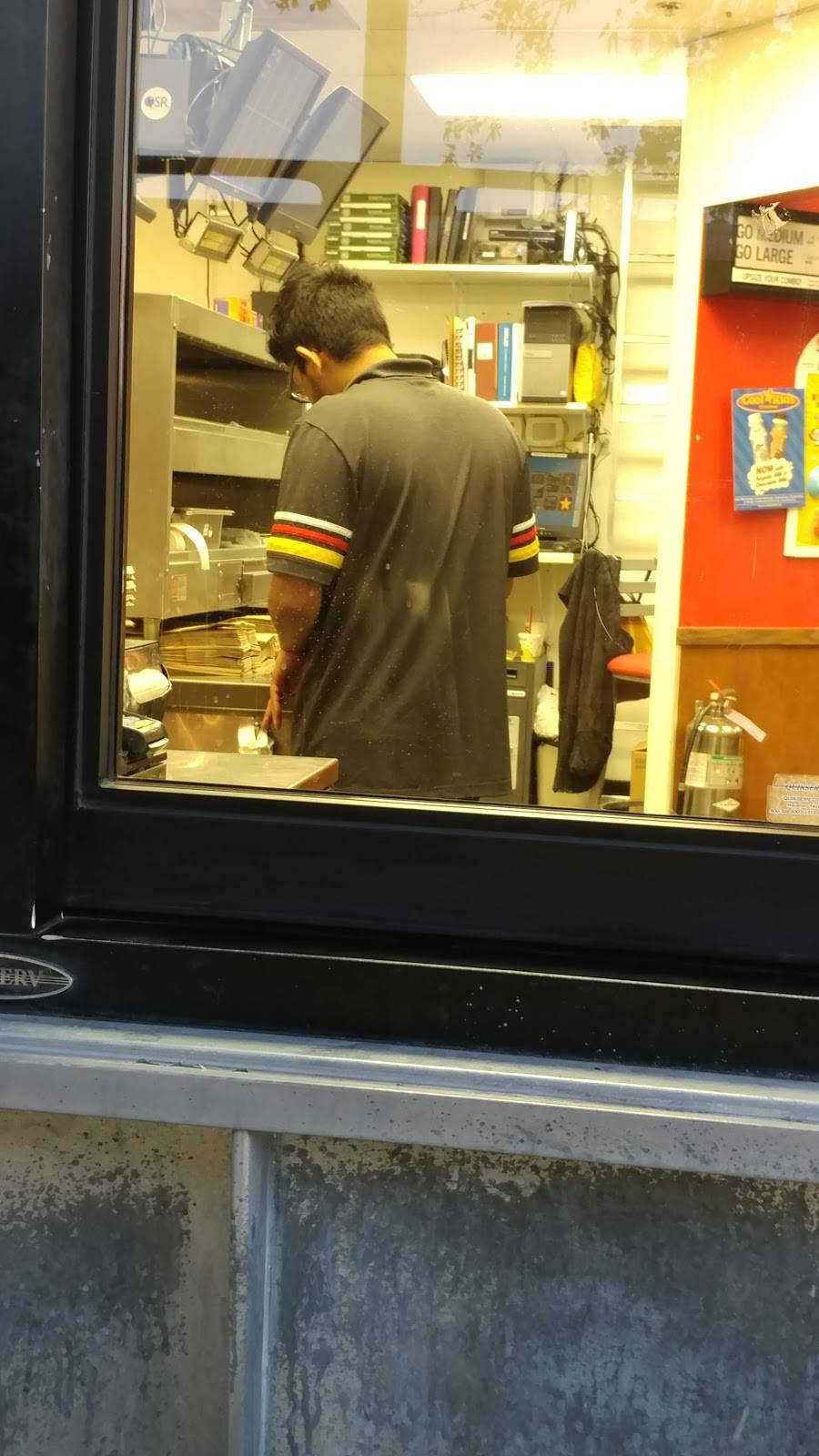 Carls Jr. | restaurant | 1015 N Dobson Rd, Mesa, AZ 85201, USA | 4809621406 OR +1 480-962-1406