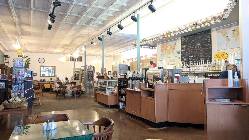 Buzz | restaurant | 601 Public Square, Benton, IL 62812, USA | 6184382899 OR +1 618-438-2899