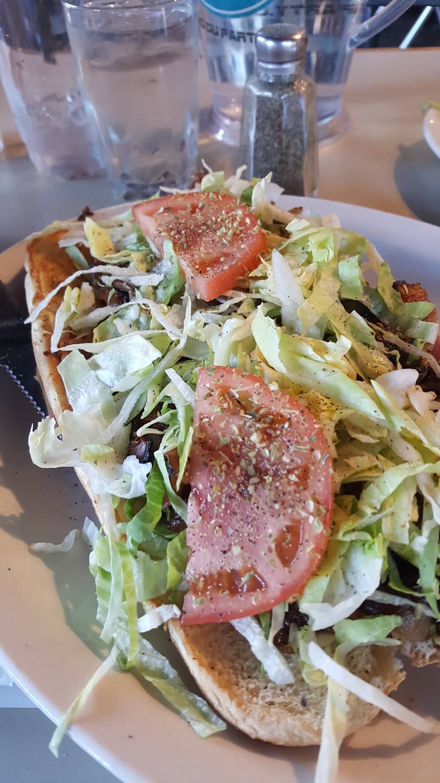 Restaurant Le Fumet | restaurant | 550 Rue Principale E, Sainte-Agathe-des-Monts, QC J8C 1K9, Canada | 8193265565 OR +1 819-326-5565