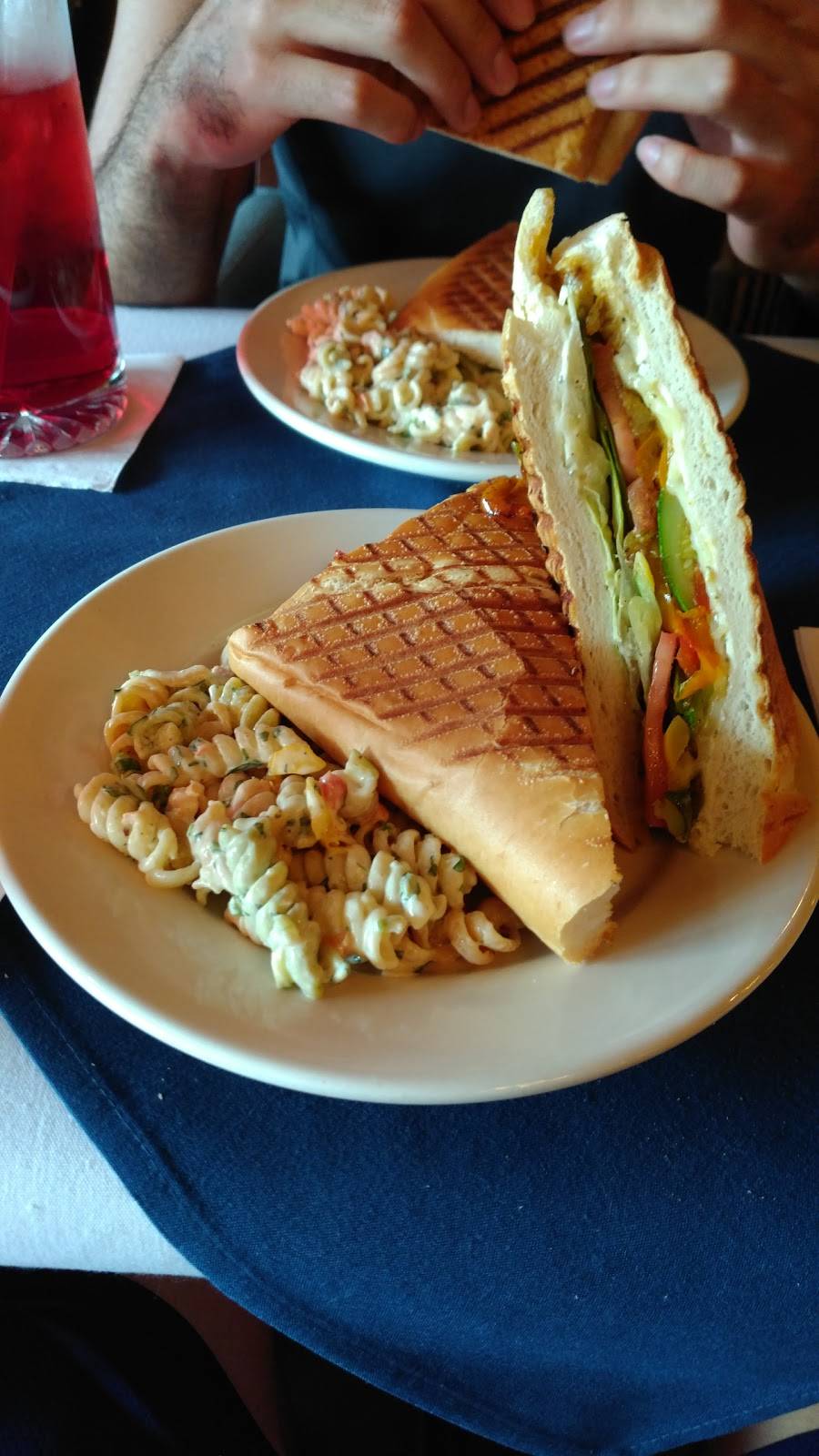 Revive Club & Cafe | cafe | 5612 W 35th St, Cicero, IL 60804, USA | 7082989538 OR +1 708-298-9538