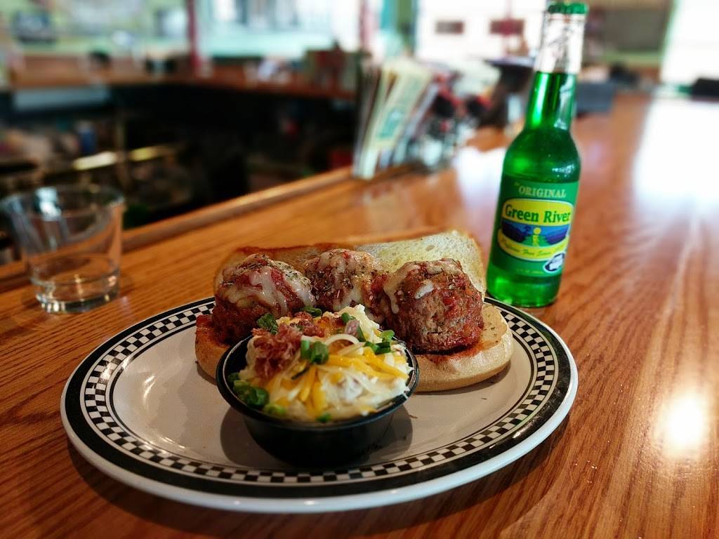 Quaker Steak & Lube | restaurant | 435 Boardman Poland Rd, Boardman, OH 44512, USA | 3307265823 OR +1 330-726-5823