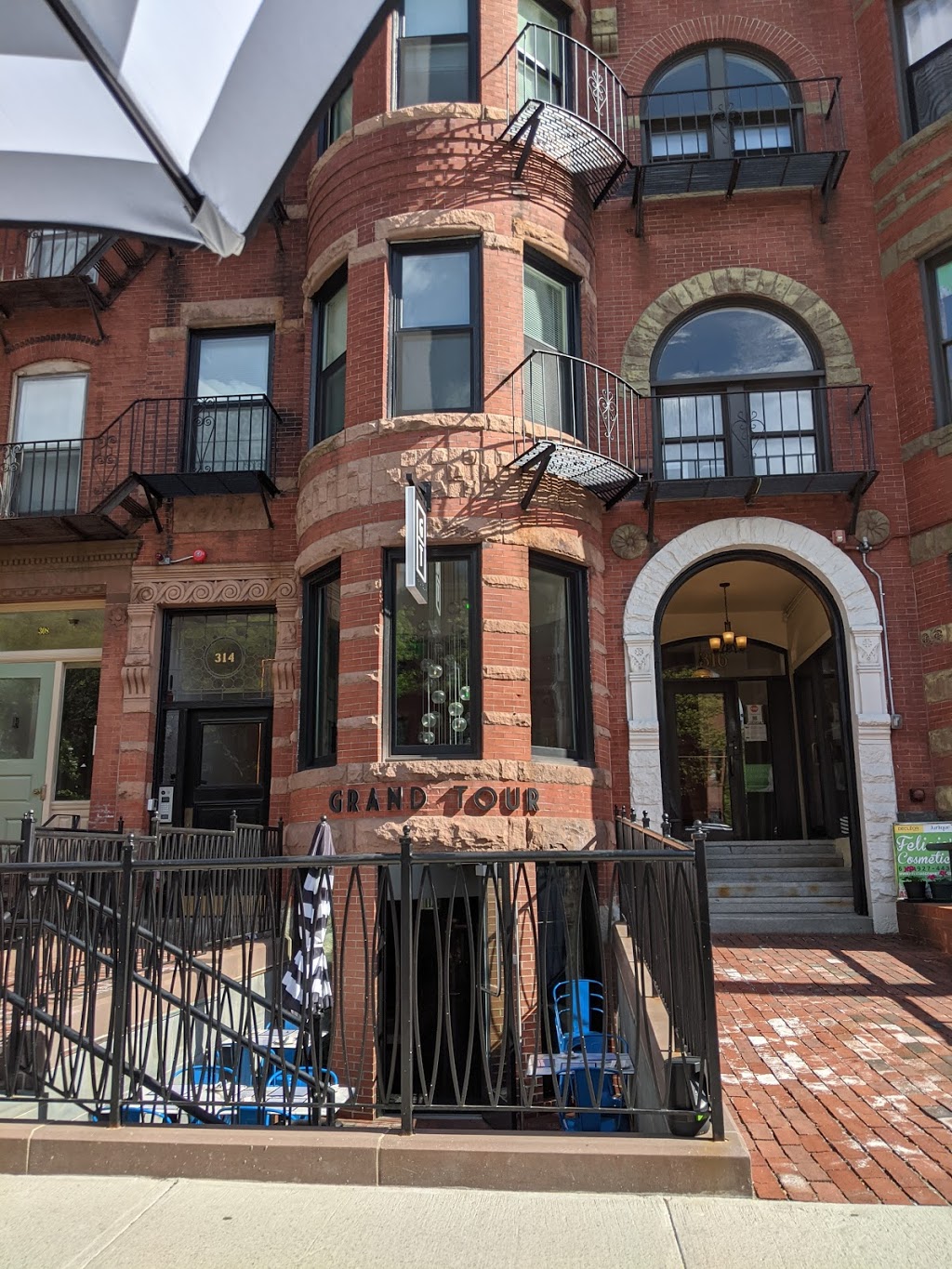 Grand Tour | restaurant | 314 Newbury St, Boston, MA 02115, USA | 8572770800 OR +1 857-277-0800