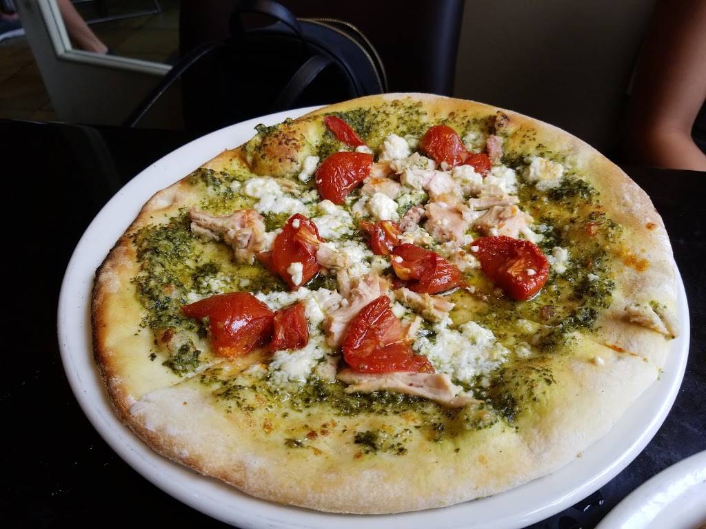 Wooden Heads Gourmet Pizza | restaurant | 192 Ontario St, Kingston, ON K7L 2Y8, Canada | 6135491812 OR +1 613-549-1812