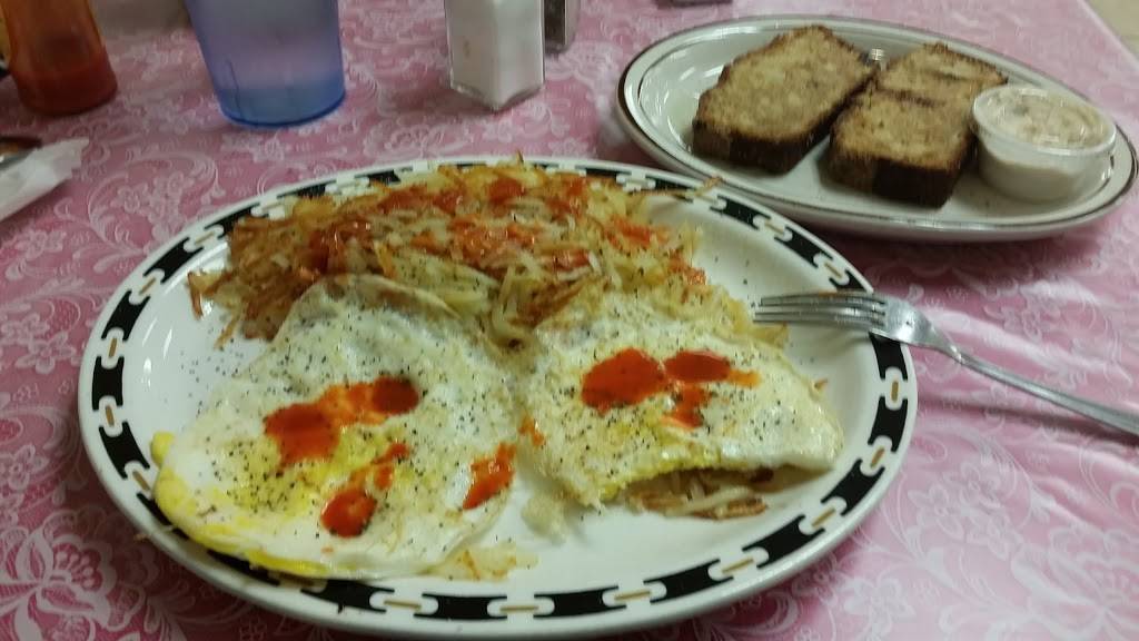 Dorines Family Inn | restaurant | 110 S Water St, Sparta, WI 54656, USA | 6082698258 OR +1 608-269-8258