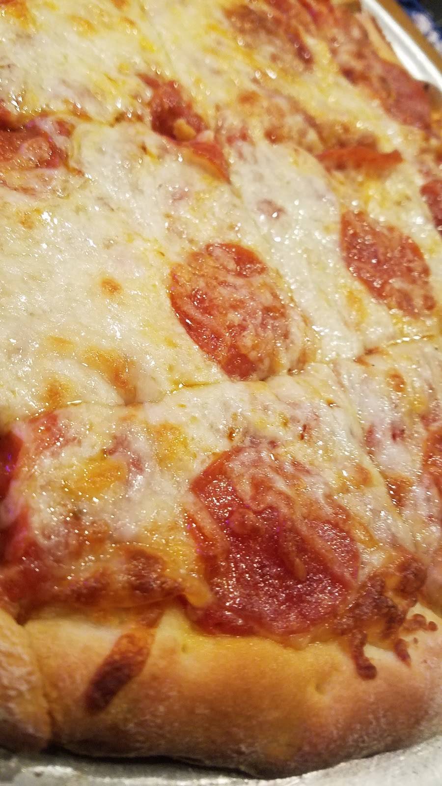 Flat Creek Restaurant & Saloon | restaurant | 10290 WI-27, Hayward, WI 54843, USA | 7156341466 OR +1 715-634-1466