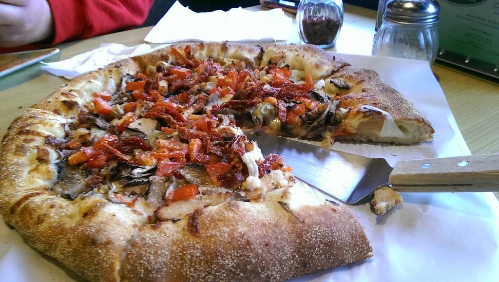 Bravas Pizza & Pasta | night club | 120 Glen Ave #2954, Snohomish, WA 98290, USA | 3608620900 OR +1 360-862-0900