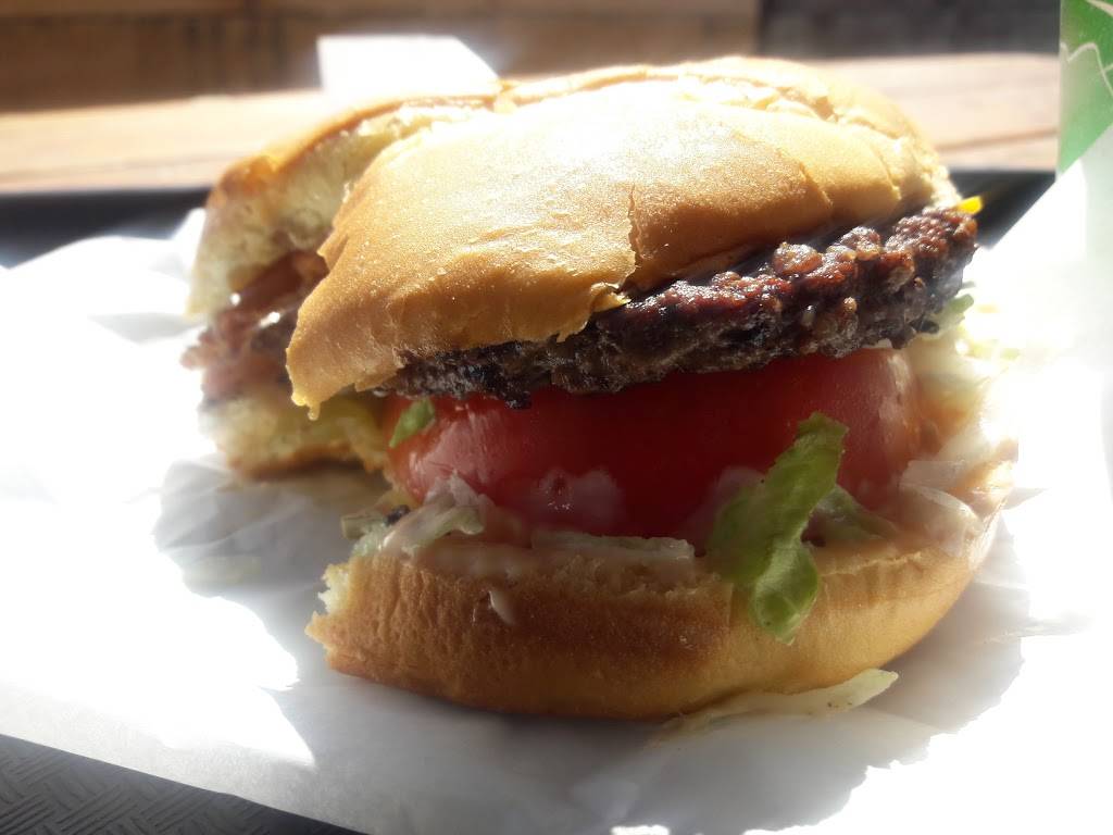 Scoopers Drive-in | restaurant | 1356 Prater Way, Sparks, NV 89431, USA | 7753316221 OR +1 775-331-6221