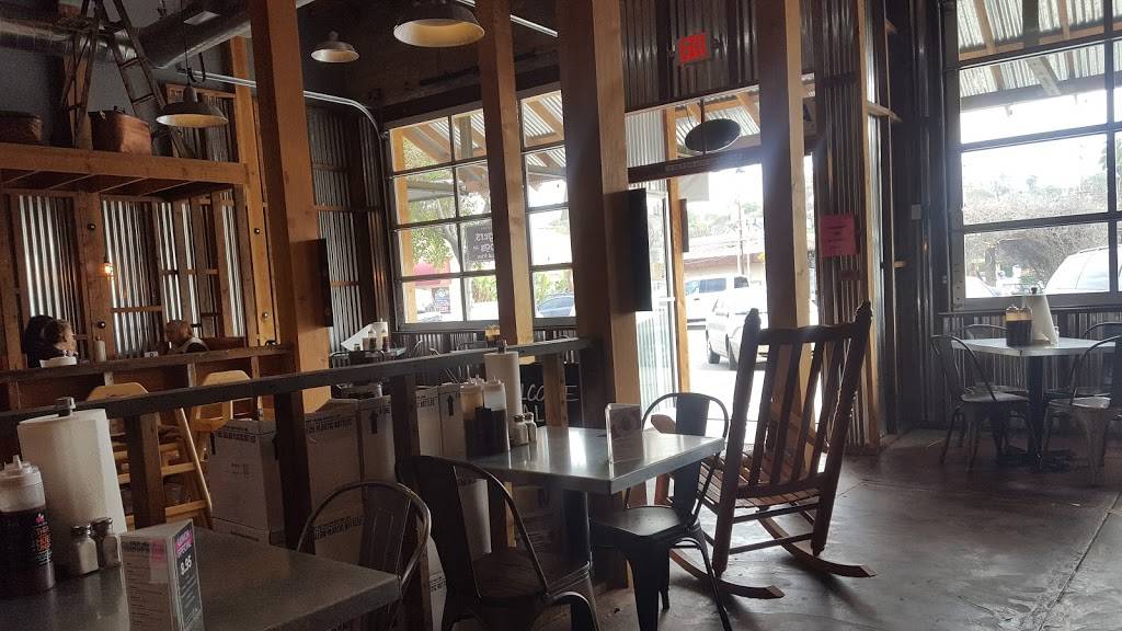 When Pigs Fly BBQ | restaurant | 230 Main St, Vista, CA 92084, USA | 7602957993 OR +1 760-295-7993